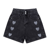 Schwarze Shorts mit Herzen